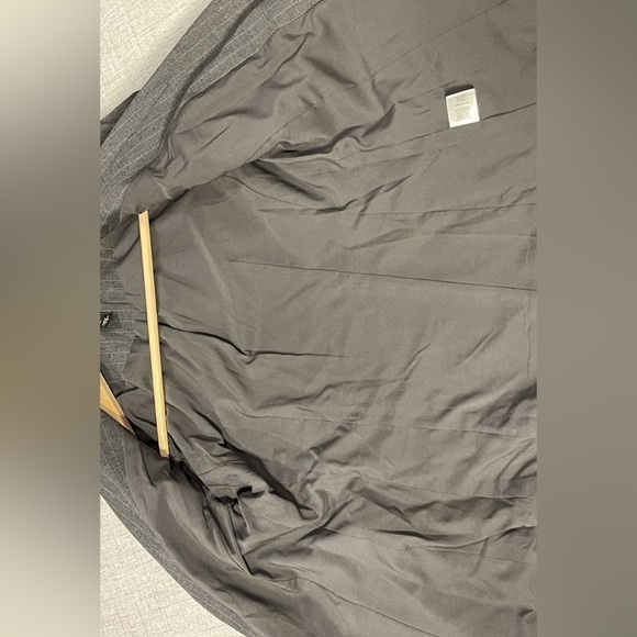 HALOGEN (NORDSTROM) charcoal grey pin-stripe blazer, jacket, single button. 0 - Picture 8 of 8